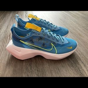 WMNS NIKE VISTA LITE SHOES